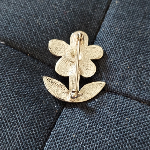 Yellow Flower Pin Pendent - Picture 4 of 4